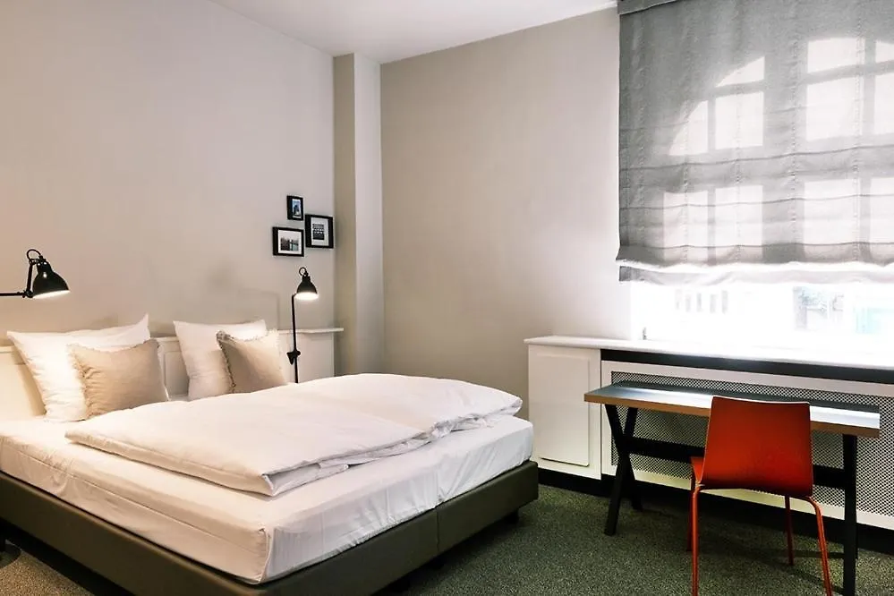 *** Apart Otel Apartment040 Hamburg Almanya