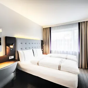 Hotel Premier Sued ***